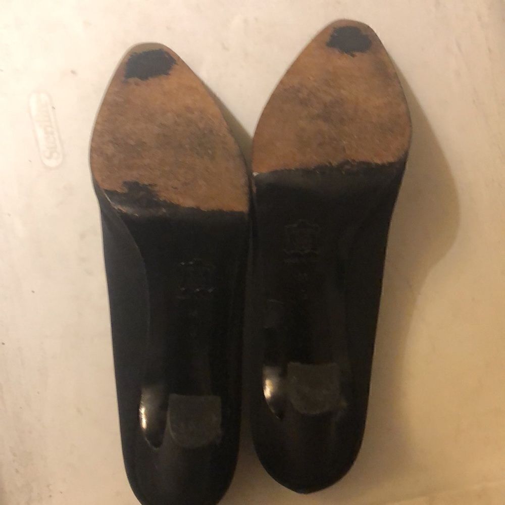 Classic  YSL  heels - Picture 7 of 7